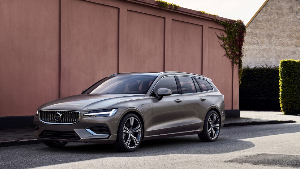 VOLVO V60 T8 Twin Engine (MY 20)