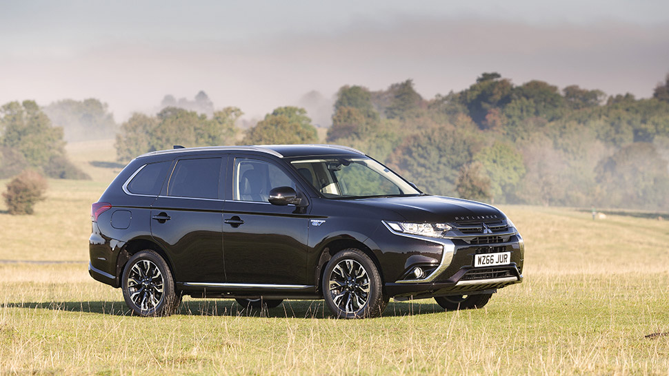 MITSUBISHI Outlander PHEV Intense+ (MY 2016)