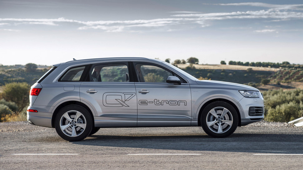 AUDI Q7 e-tron (MY 2017)