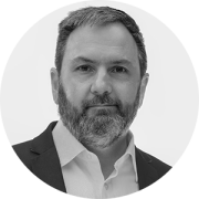This is a headshot photo of Simon Jones.