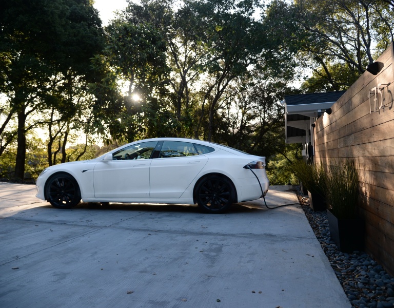 electric-car-charging