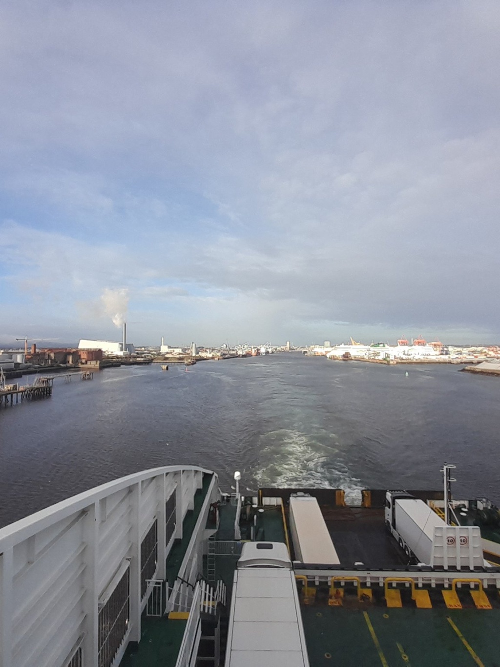 Sail-rail-to-London_Poolbeg